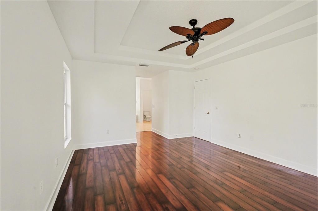 For Sale: $545,000 (4 beds, 3 baths, 2566 Square Feet)