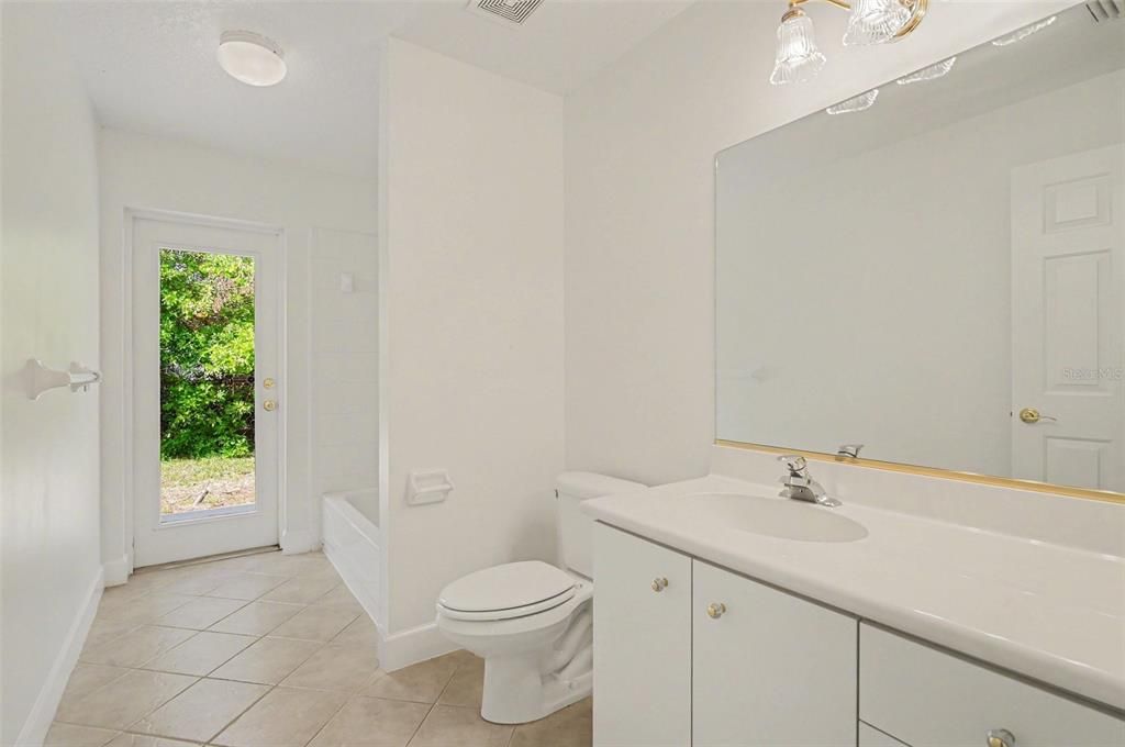 For Sale: $545,000 (4 beds, 3 baths, 2566 Square Feet)