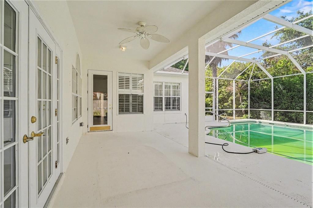 For Sale: $545,000 (4 beds, 3 baths, 2566 Square Feet)