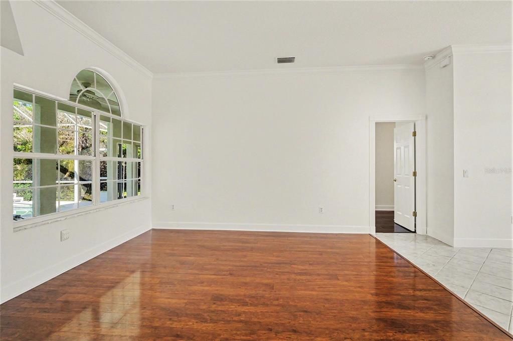 For Sale: $545,000 (4 beds, 3 baths, 2566 Square Feet)