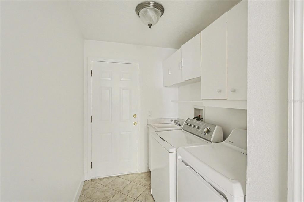 For Sale: $545,000 (4 beds, 3 baths, 2566 Square Feet)