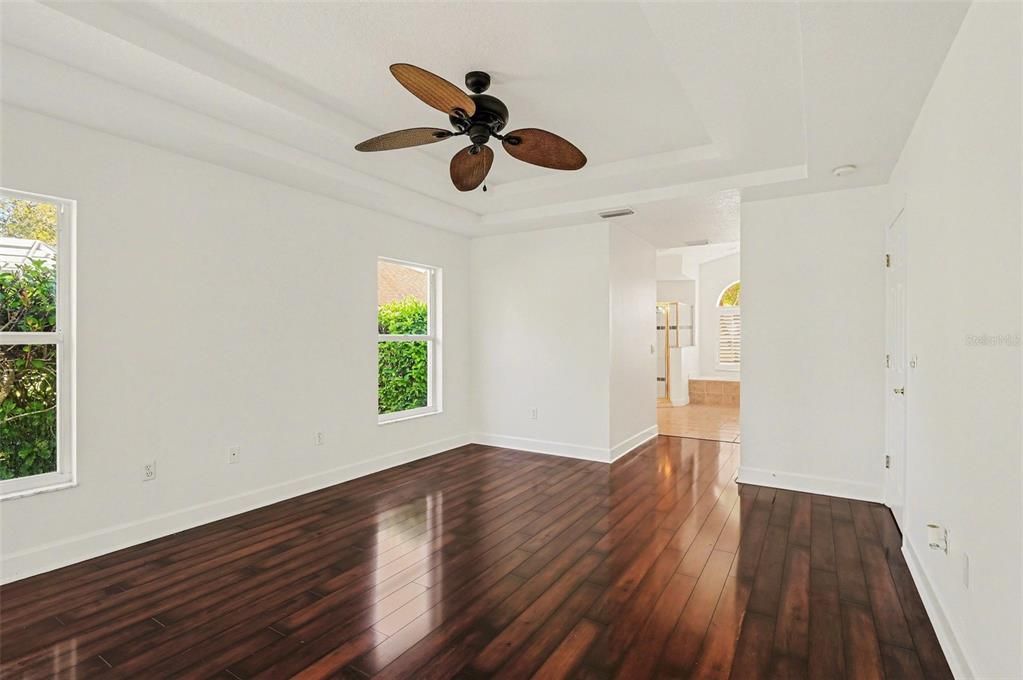 For Sale: $545,000 (4 beds, 3 baths, 2566 Square Feet)