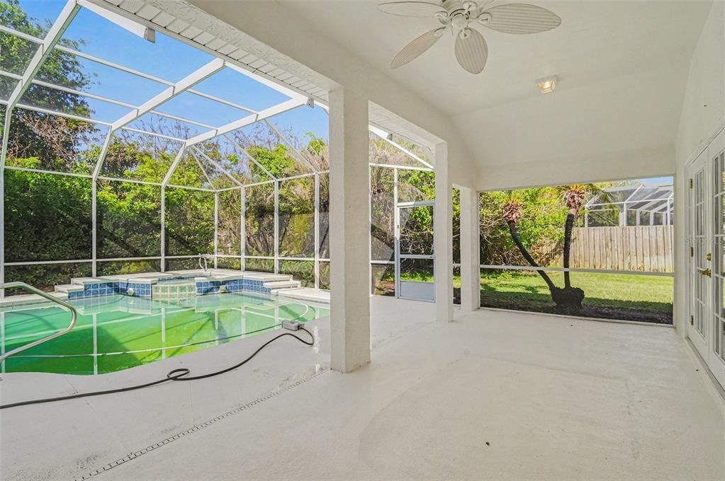 For Sale: $545,000 (4 beds, 3 baths, 2566 Square Feet)