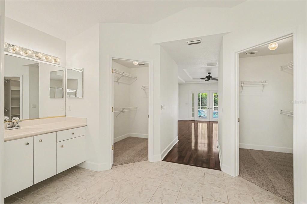For Sale: $545,000 (4 beds, 3 baths, 2566 Square Feet)