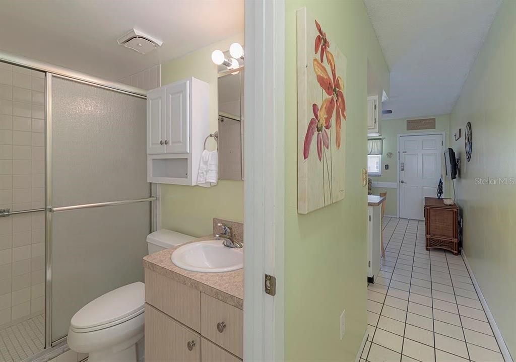 For Sale: $299,000 (1 beds, 1 baths, 480 Square Feet)
