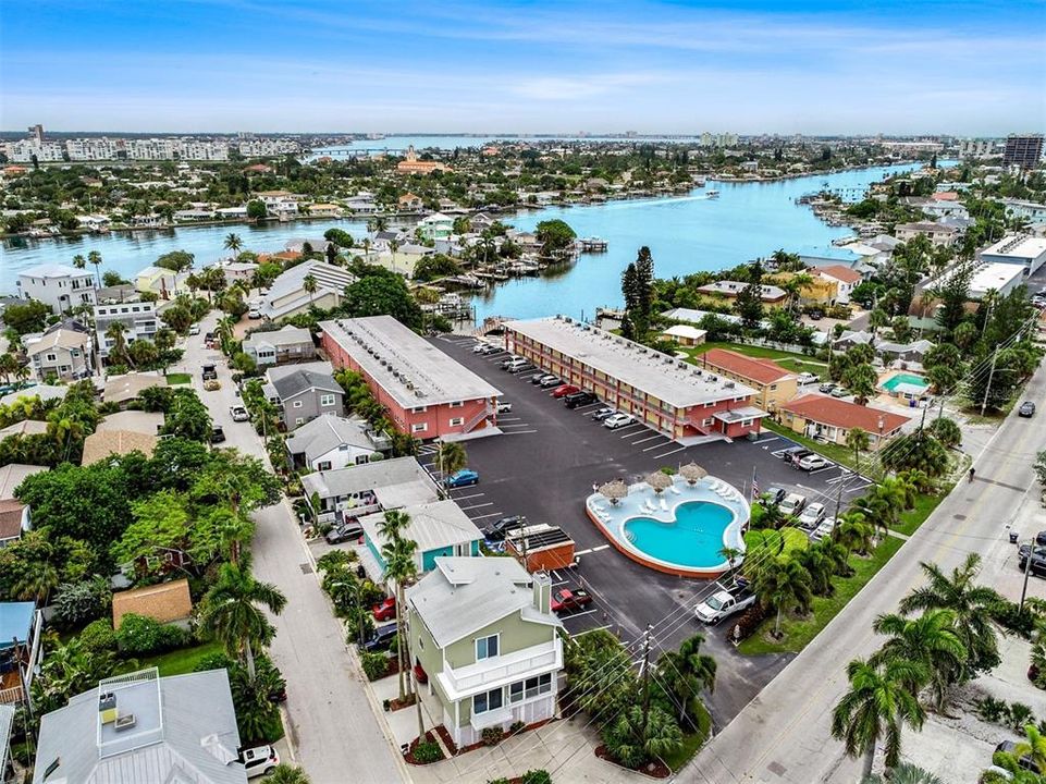 For Sale: $299,000 (1 beds, 1 baths, 480 Square Feet)