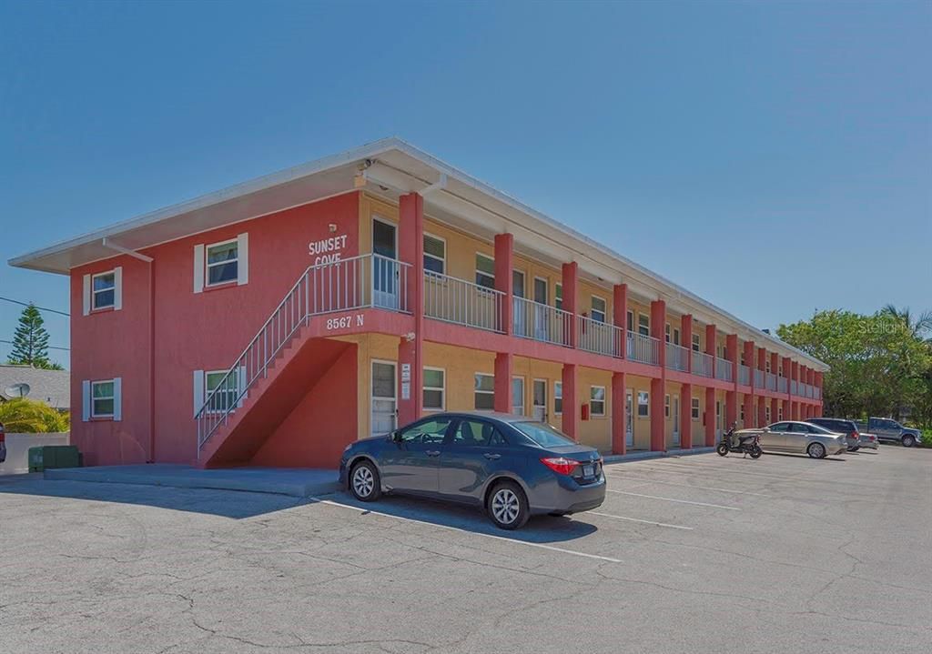 For Sale: $299,000 (1 beds, 1 baths, 480 Square Feet)