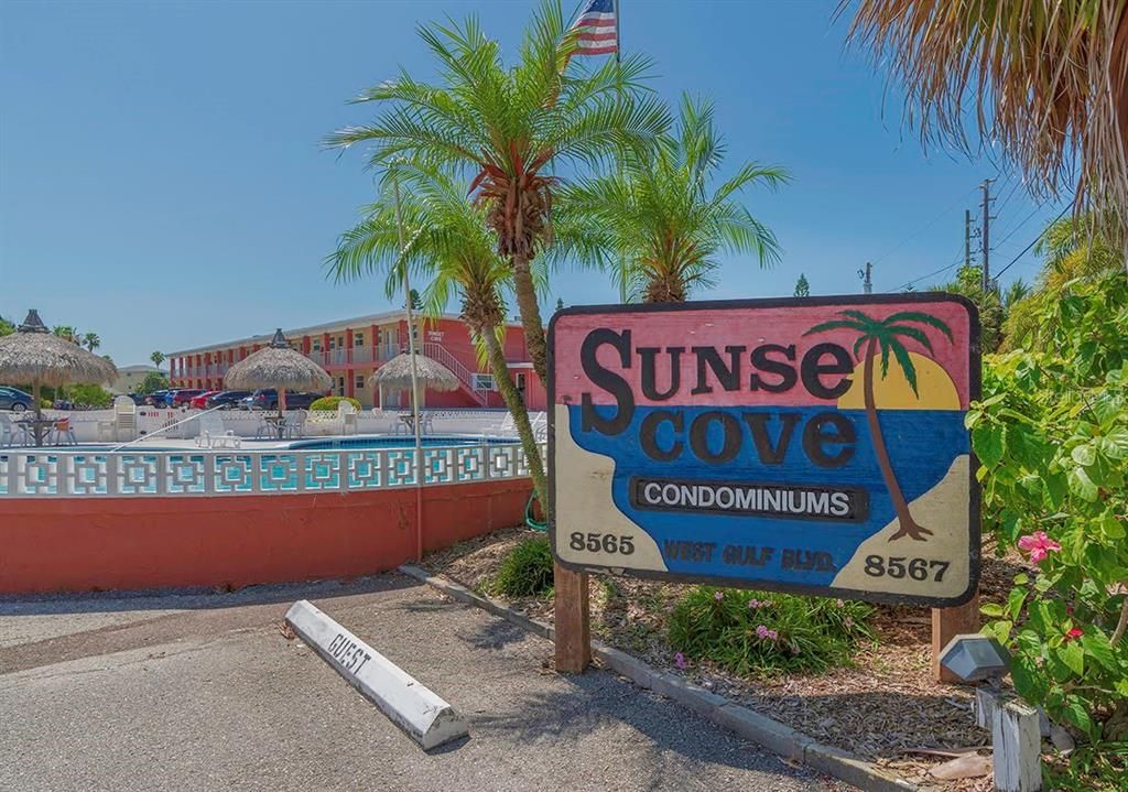For Sale: $299,000 (1 beds, 1 baths, 480 Square Feet)