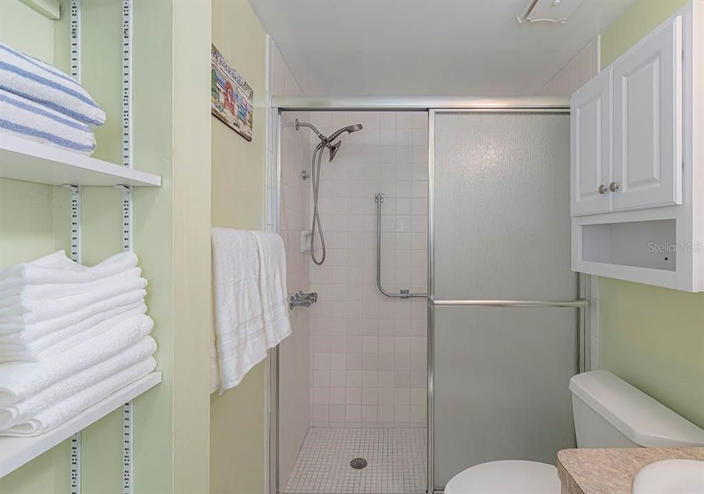 For Sale: $299,000 (1 beds, 1 baths, 480 Square Feet)