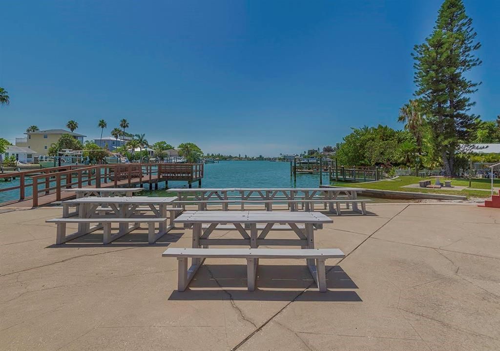 For Sale: $299,000 (1 beds, 1 baths, 480 Square Feet)