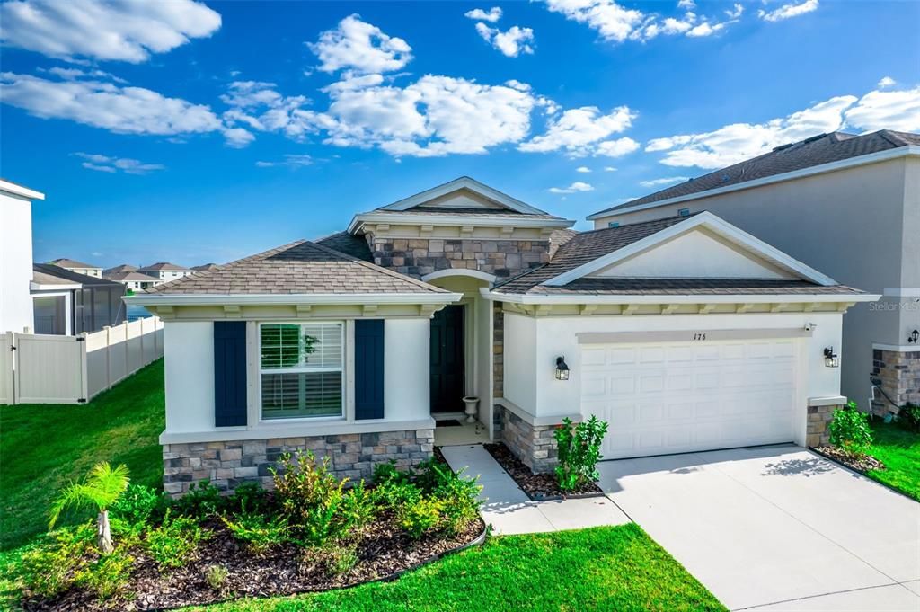 Recently Sold: $405,000 (4 beds, 2 baths, 2035 Square Feet)