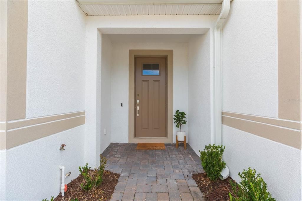 For Rent: $2,500 (3 beds, 2 baths, 1816 Square Feet)