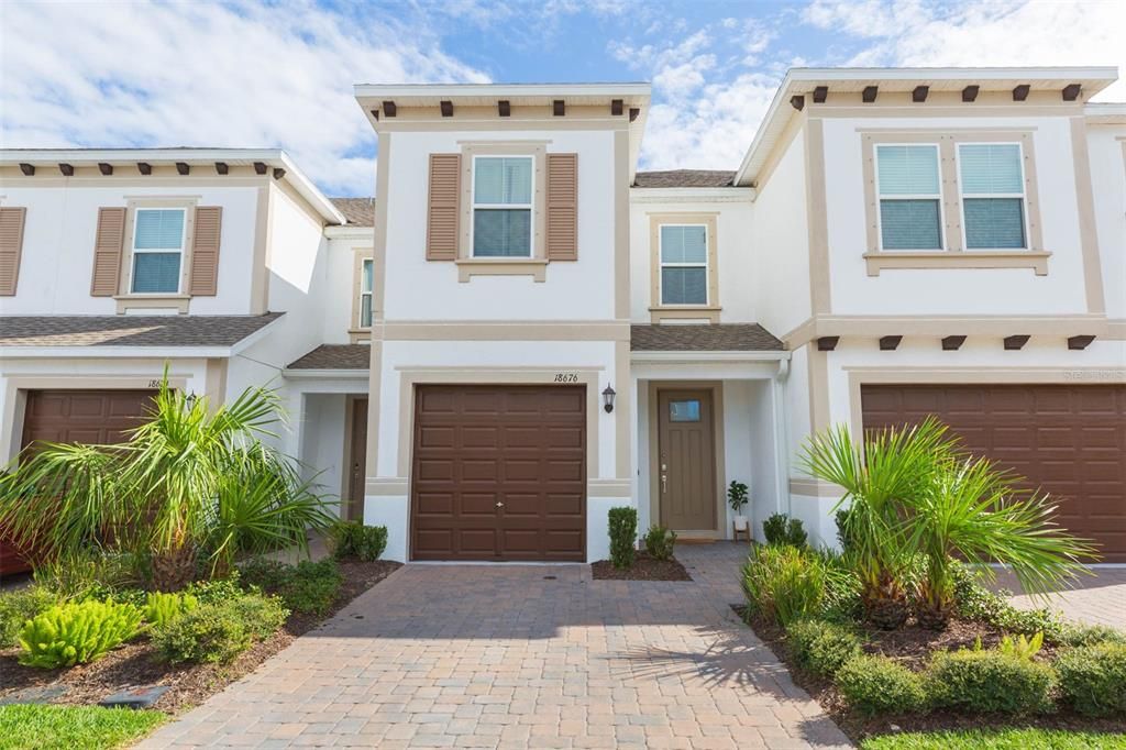 For Rent: $2,500 (3 beds, 2 baths, 1816 Square Feet)