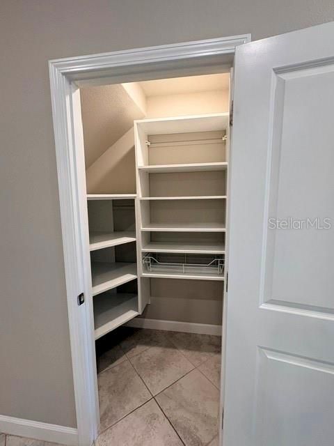 For Rent: $2,500 (3 beds, 2 baths, 1816 Square Feet)