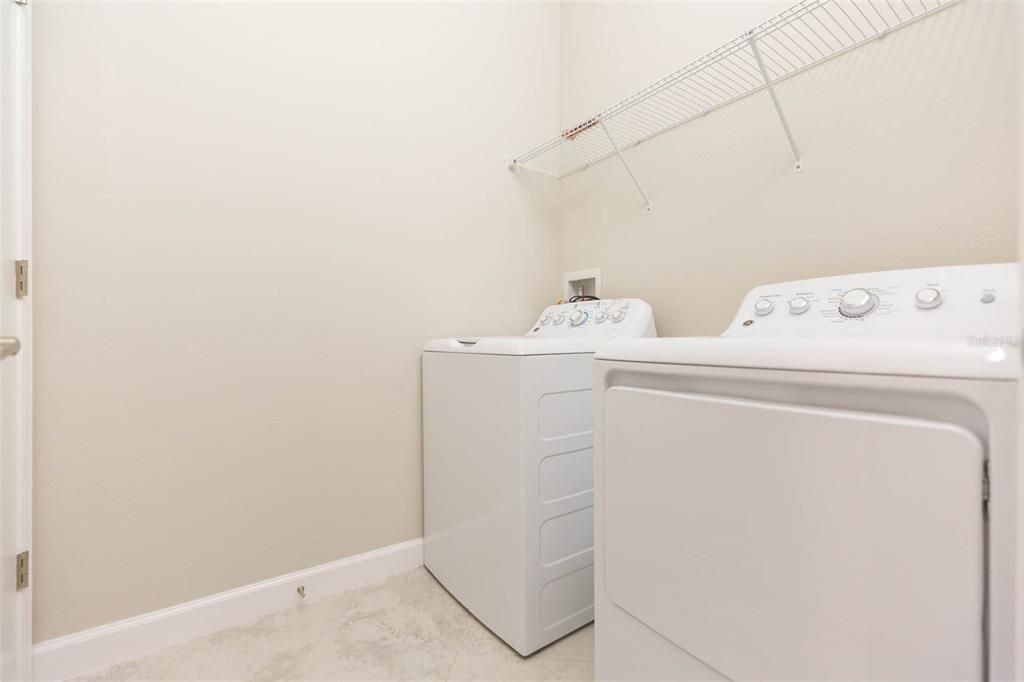 For Rent: $2,500 (3 beds, 2 baths, 1816 Square Feet)