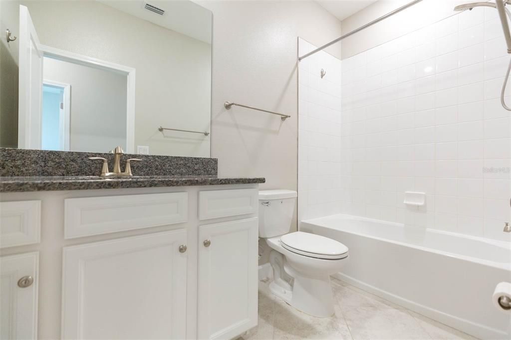 For Rent: $2,500 (3 beds, 2 baths, 1816 Square Feet)
