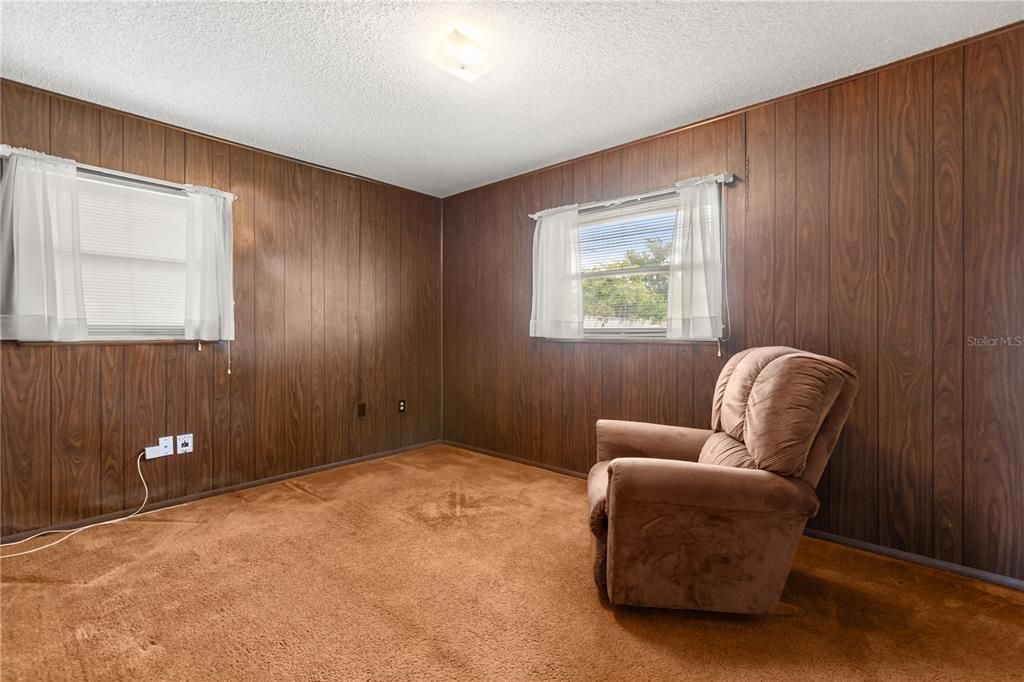 Activo con contrato: $350,000 (4 camas, 2 baños, 1662 Pies cuadrados)