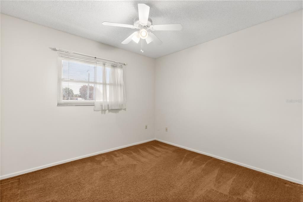 Activo con contrato: $350,000 (4 camas, 2 baños, 1662 Pies cuadrados)