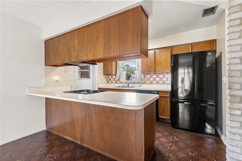 Activo con contrato: $350,000 (4 camas, 2 baños, 1662 Pies cuadrados)