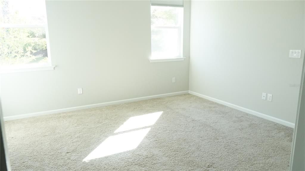 Activo con contrato: $279,900 (2 camas, 2 baños, 1432 Pies cuadrados)