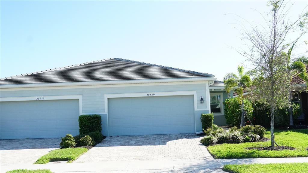 Activo con contrato: $279,900 (2 camas, 2 baños, 1432 Pies cuadrados)