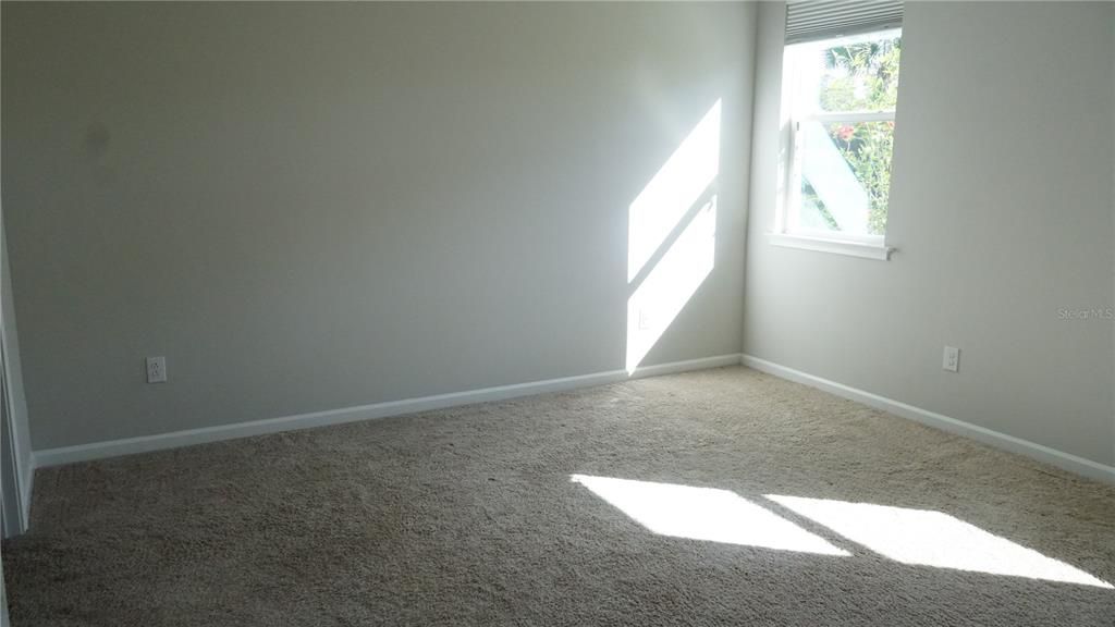 Activo con contrato: $279,900 (2 camas, 2 baños, 1432 Pies cuadrados)