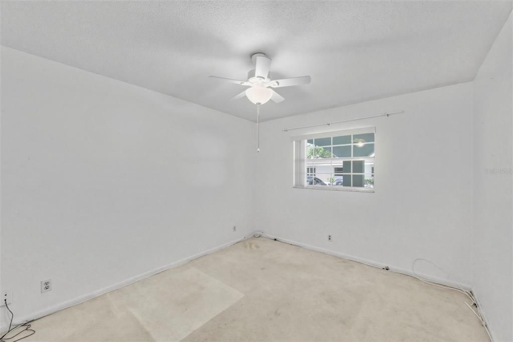 For Sale: $114,999 (2 beds, 1 baths, 1180 Square Feet)