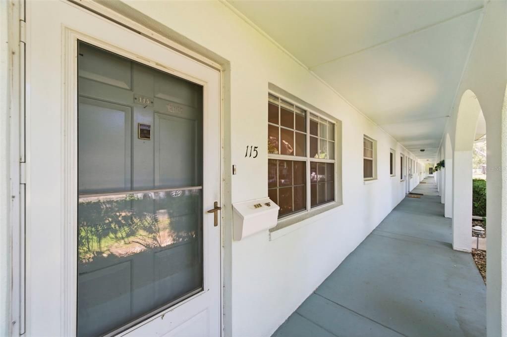 For Sale: $114,999 (2 beds, 1 baths, 1180 Square Feet)