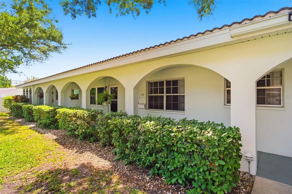 For Sale: $114,999 (2 beds, 1 baths, 1180 Square Feet)