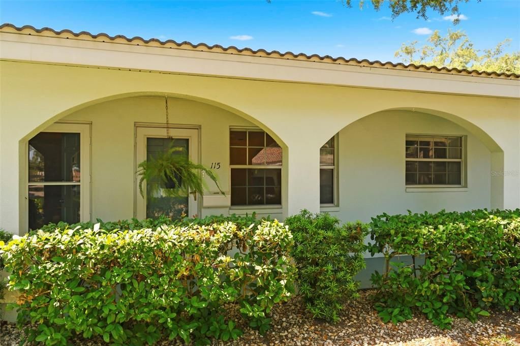 For Sale: $114,999 (2 beds, 1 baths, 1180 Square Feet)