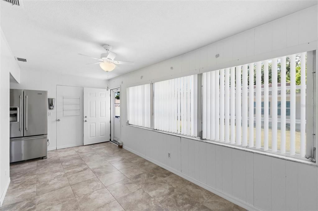 For Sale: $114,999 (2 beds, 1 baths, 1180 Square Feet)