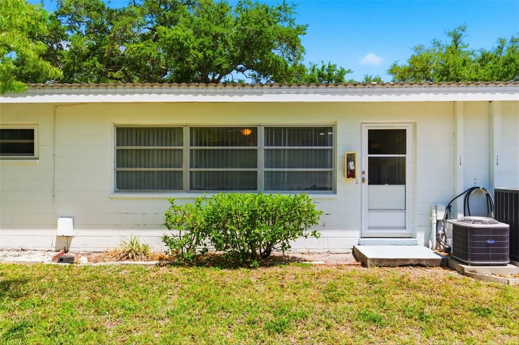 For Sale: $114,999 (2 beds, 1 baths, 1180 Square Feet)