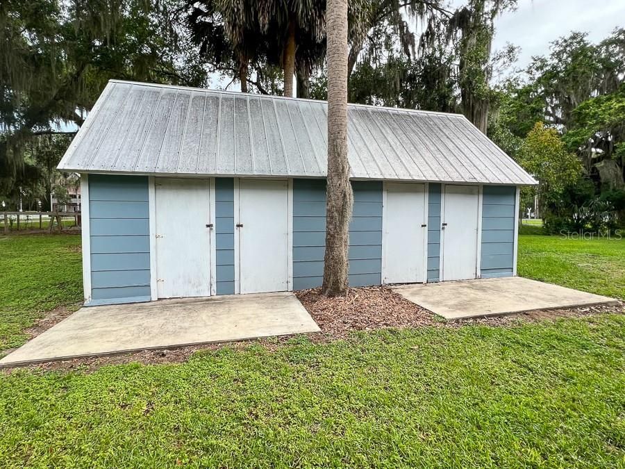 For Rent: $1,300 (2 beds, 1 baths, 900 Square Feet)