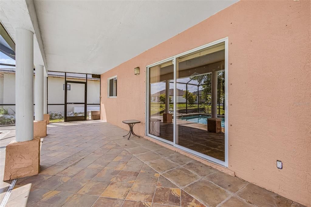 Activo con contrato: $299,900 (3 camas, 2 baños, 1225 Pies cuadrados)