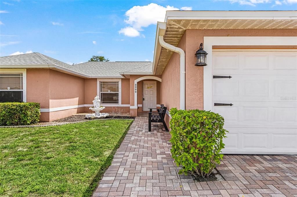 Activo con contrato: $299,900 (3 camas, 2 baños, 1225 Pies cuadrados)