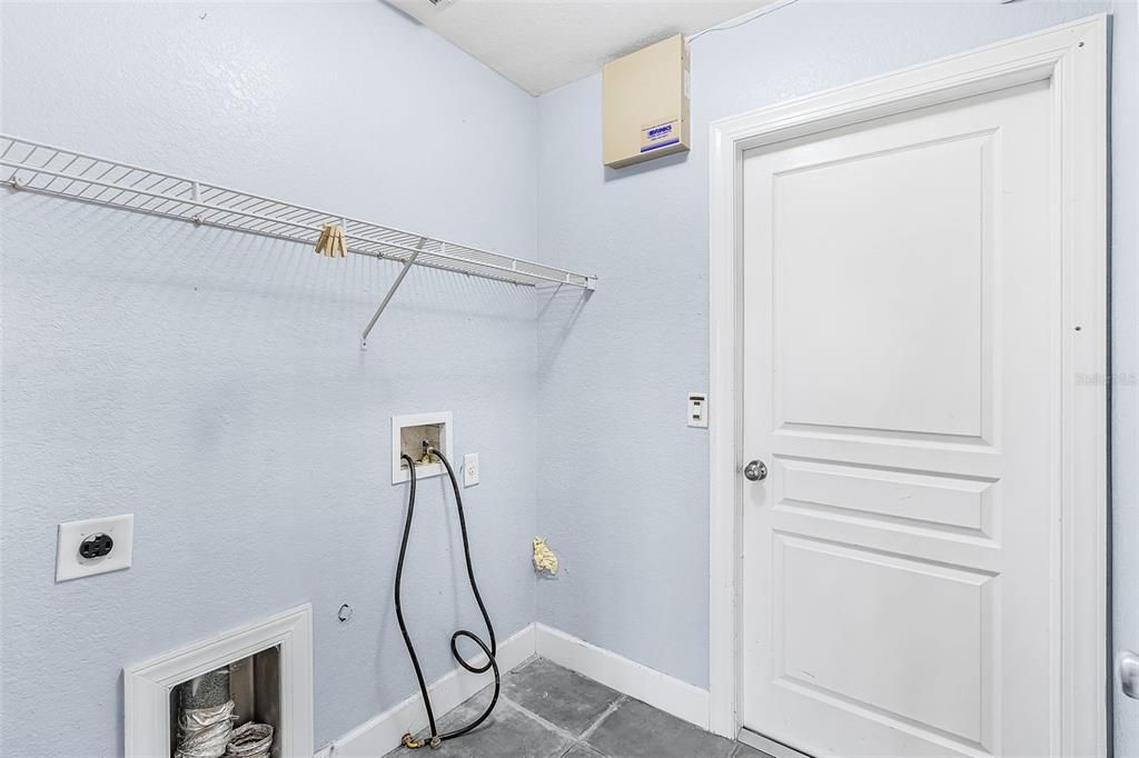 Activo con contrato: $299,900 (3 camas, 2 baños, 1225 Pies cuadrados)