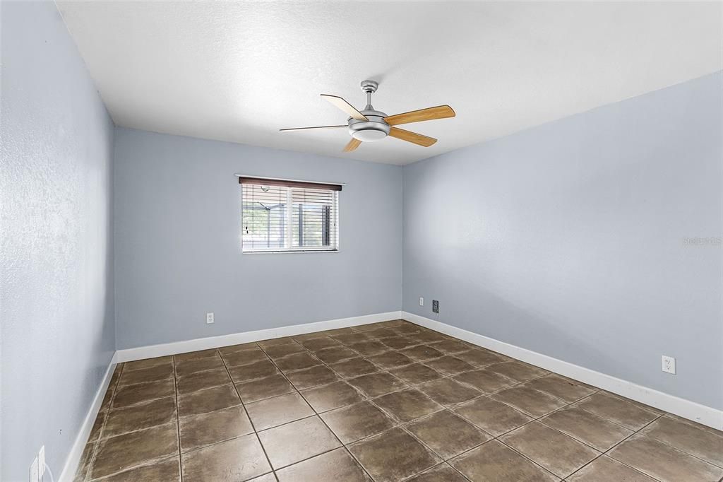 Activo con contrato: $299,900 (3 camas, 2 baños, 1225 Pies cuadrados)
