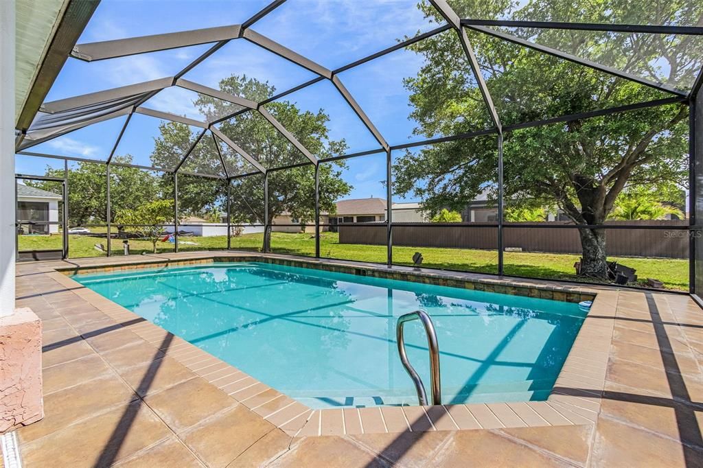 Activo con contrato: $299,900 (3 camas, 2 baños, 1225 Pies cuadrados)