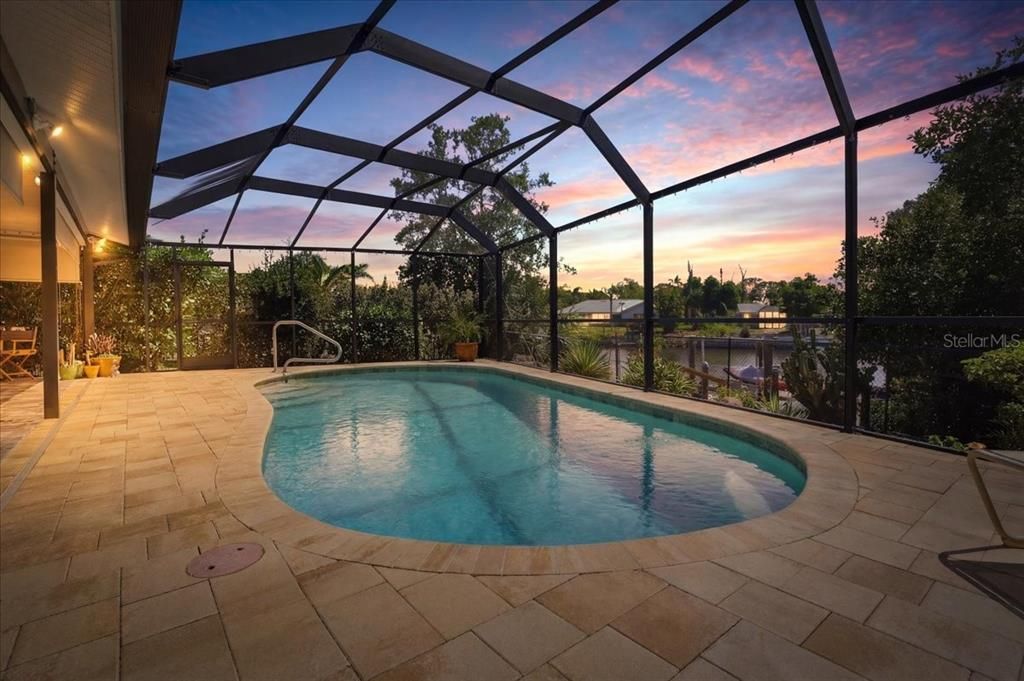 En Venta: $989,900 (3 camas, 2 baños, 2280 Pies cuadrados)