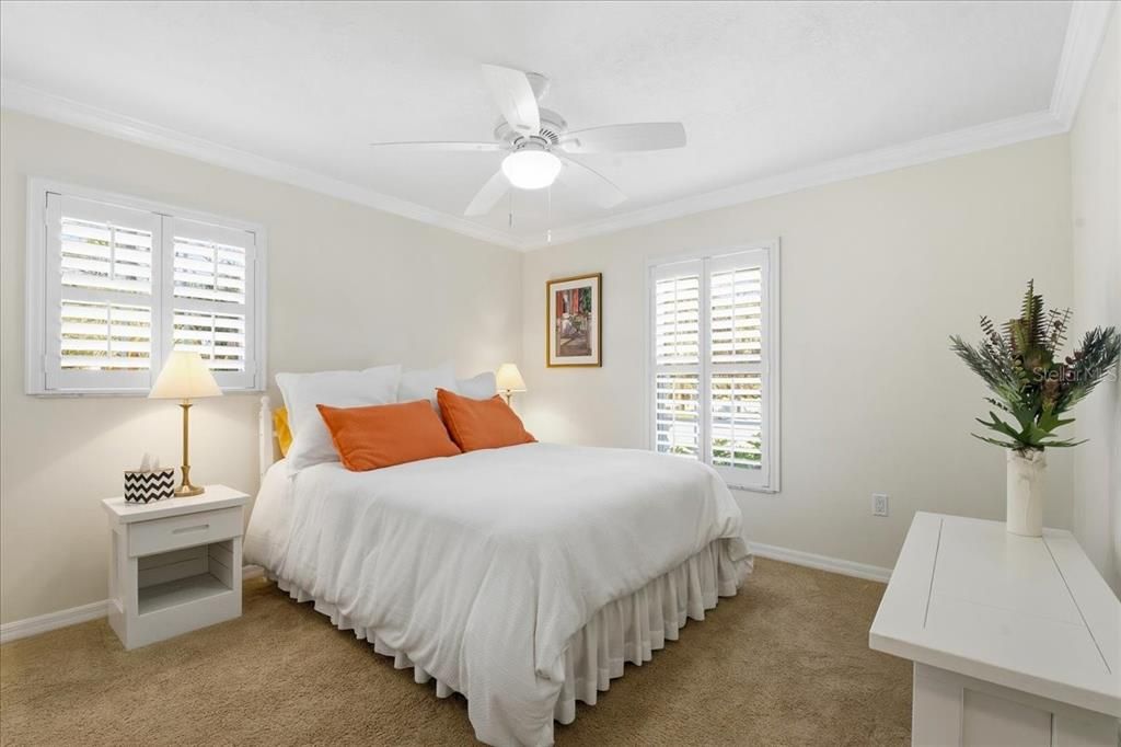 En Venta: $989,900 (3 camas, 2 baños, 2280 Pies cuadrados)