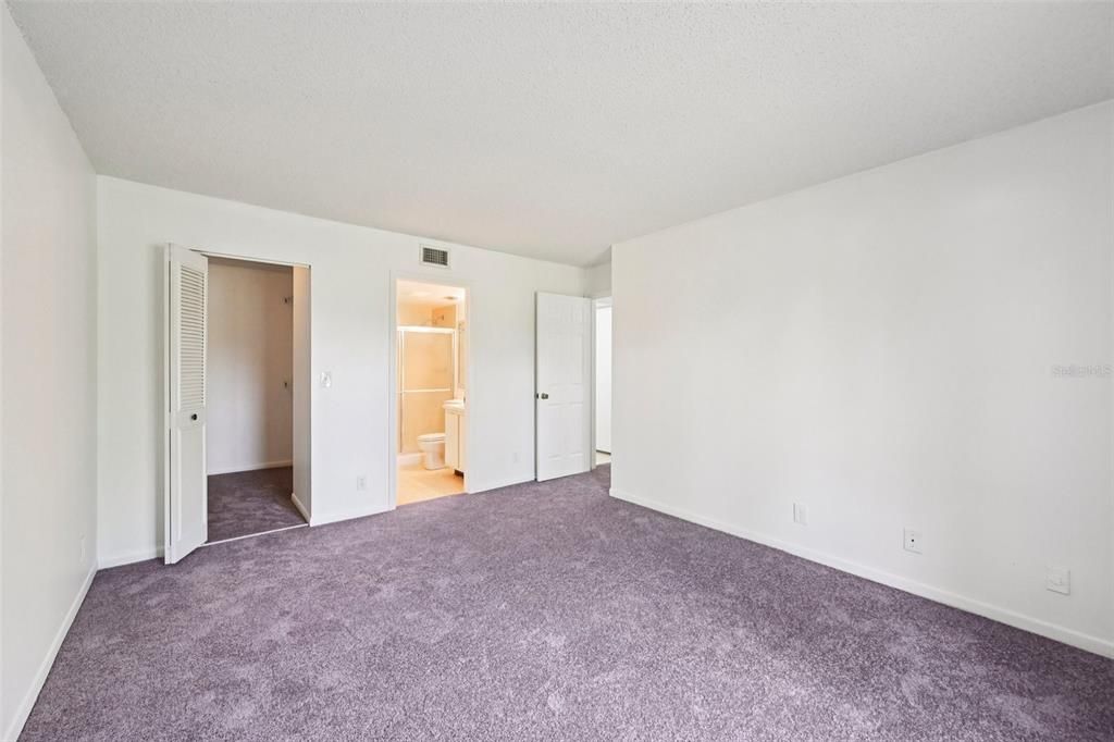 For Sale: $206,000 (2 beds, 2 baths, 1111 Square Feet)