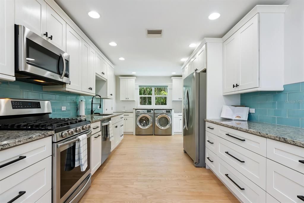 For Sale: $1,495,000 (3 beds, 2 baths, 1712 Square Feet)