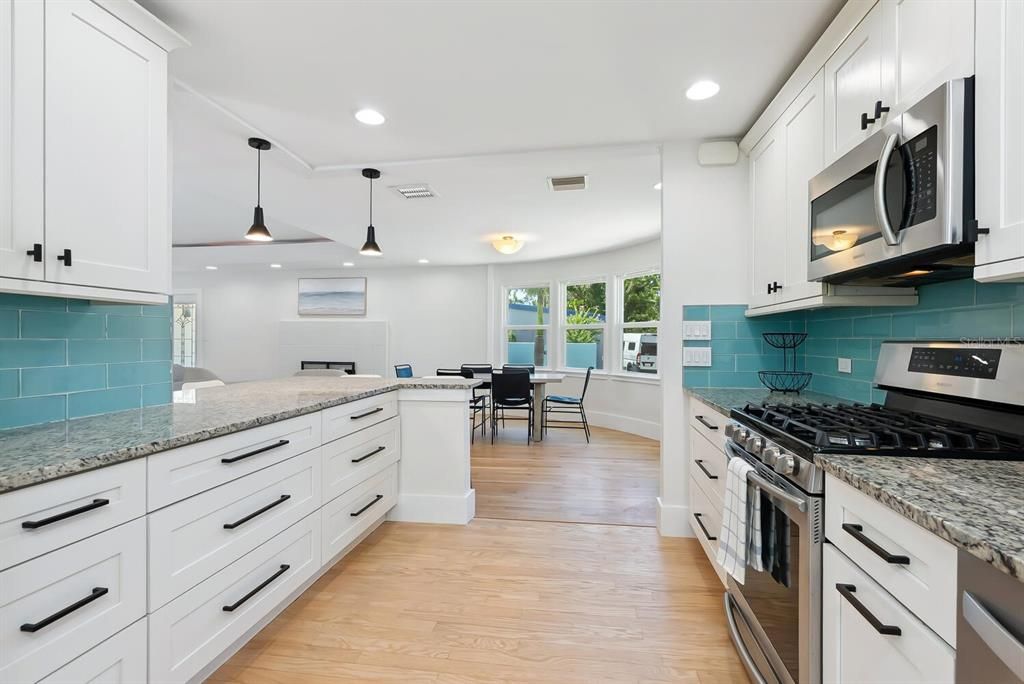 For Sale: $1,495,000 (3 beds, 2 baths, 1712 Square Feet)