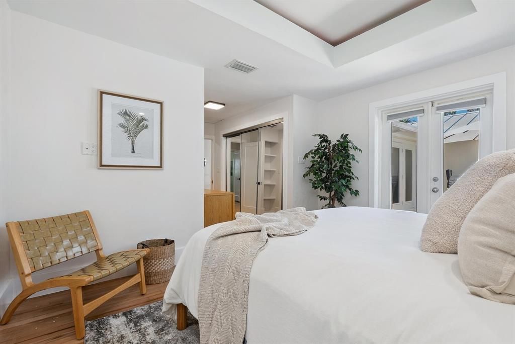 For Sale: $1,495,000 (3 beds, 2 baths, 1712 Square Feet)