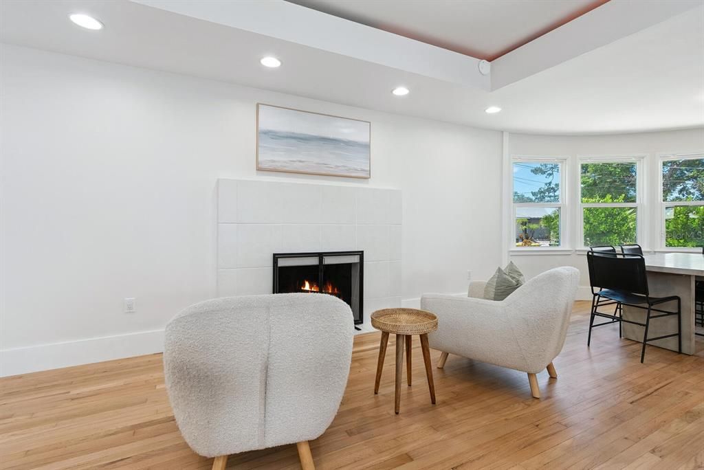 For Sale: $1,495,000 (3 beds, 2 baths, 1712 Square Feet)