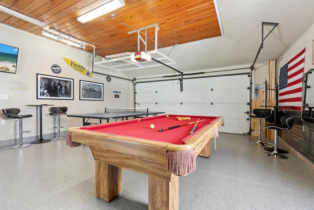 For Sale: $1,495,000 (3 beds, 2 baths, 1712 Square Feet)