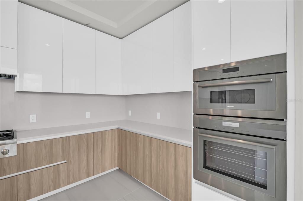 En Venta: $4,885,000 (4 camas, 4 baños, 3927 Pies cuadrados)