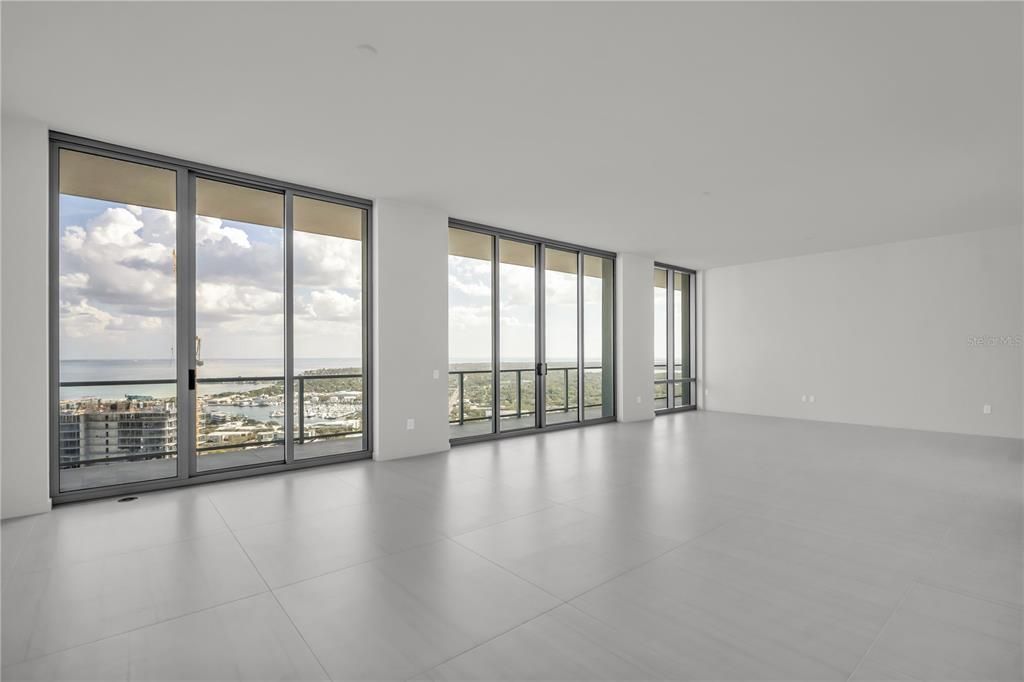 En Venta: $4,885,000 (4 camas, 4 baños, 3927 Pies cuadrados)