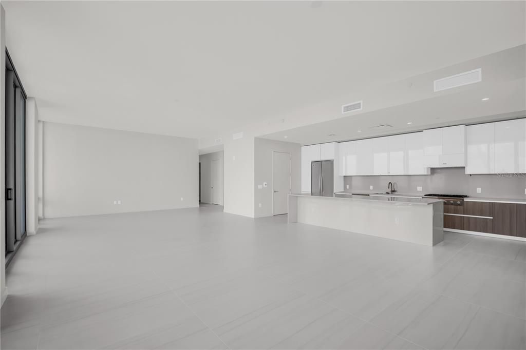 En Venta: $4,885,000 (4 camas, 4 baños, 3927 Pies cuadrados)