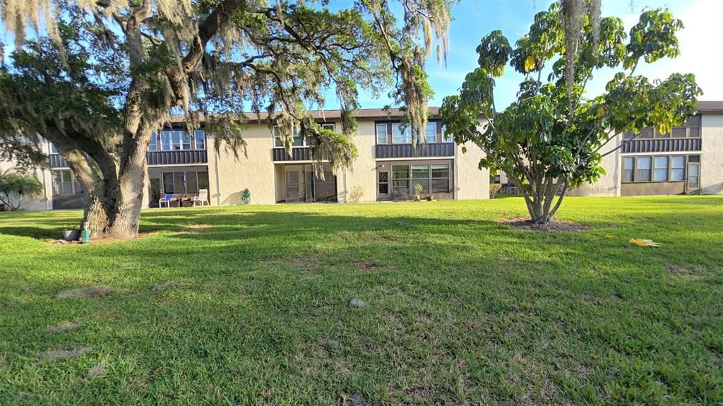 For Sale: $99,000 (2 beds, 1 baths, 891 Square Feet)